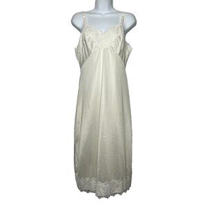 Vintage 60s/70s Pinehurst Lingerie Slip Dress Size S 34 Ivory Nylon White Lace